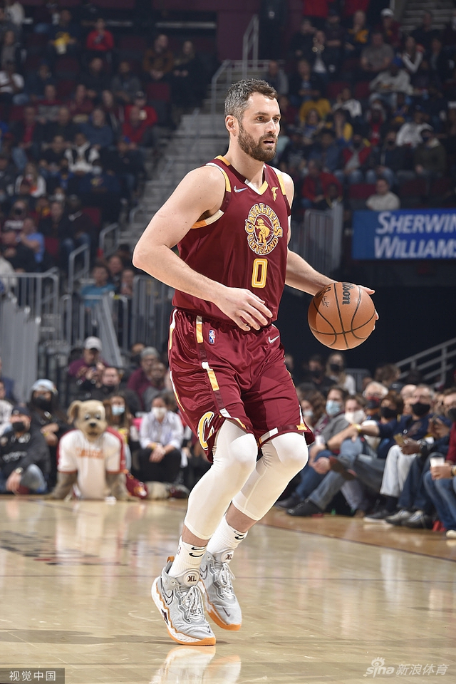 更传递出球 更传递出球