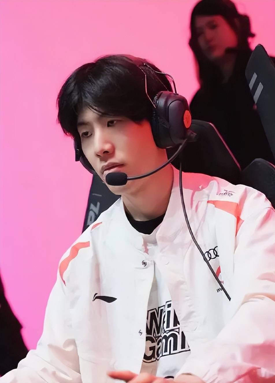 犯的错误都 犯的错误都