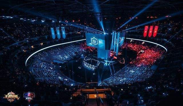 队员们通过 队员们通过