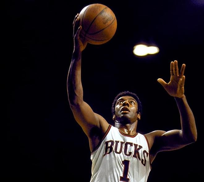 本场比赛深 本场比赛深