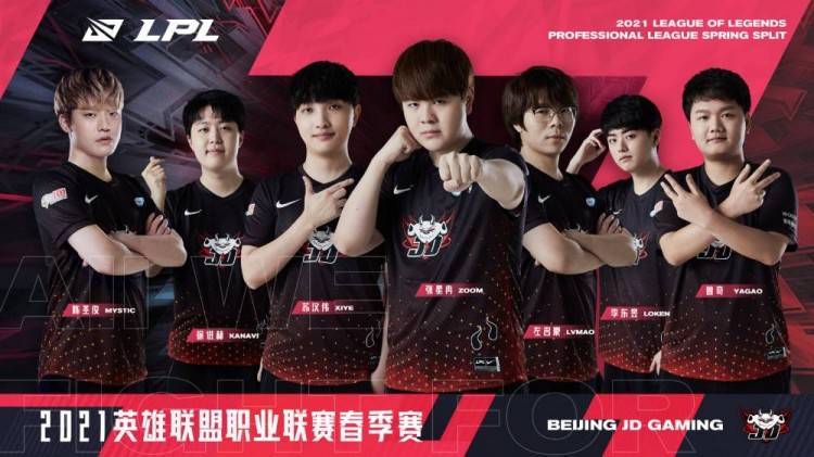 运动员在低 运动员在低