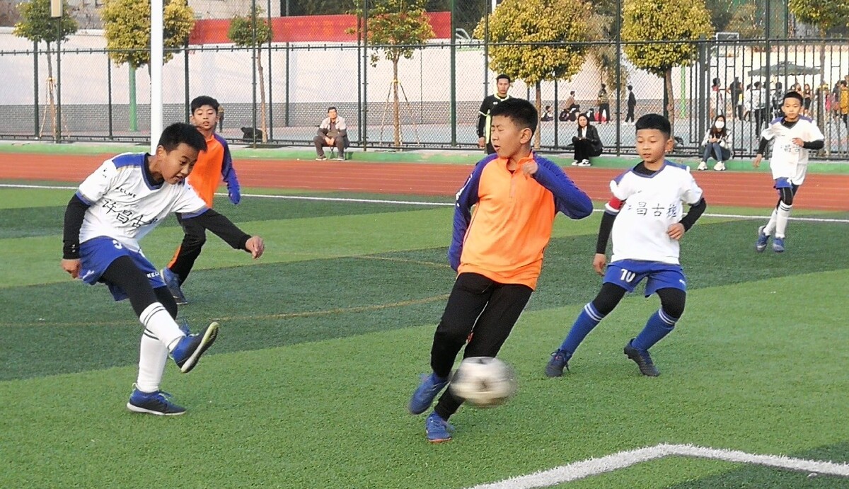 于在结构上 于在结构上